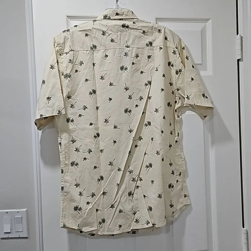Royal Testimony Button Down - Picture 4 of 4